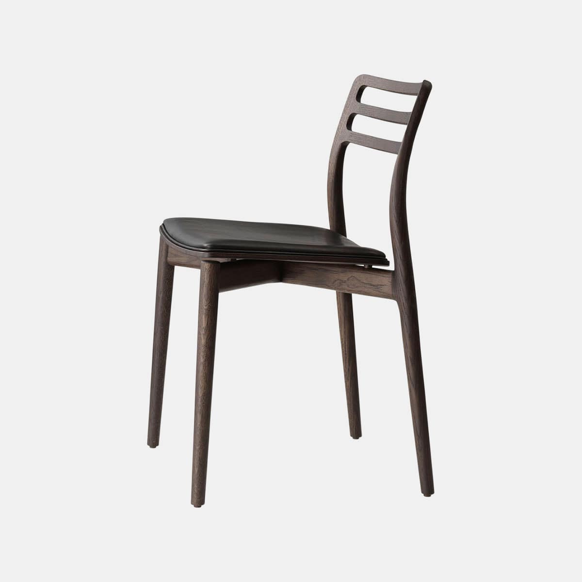 vipp-481-cabin-chair-eiken-donker-gebeitst-leder-zwart-001shop